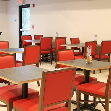 Holiday Inn Express Hotel & Suites Glasgow By Ihg Bagian luar foto