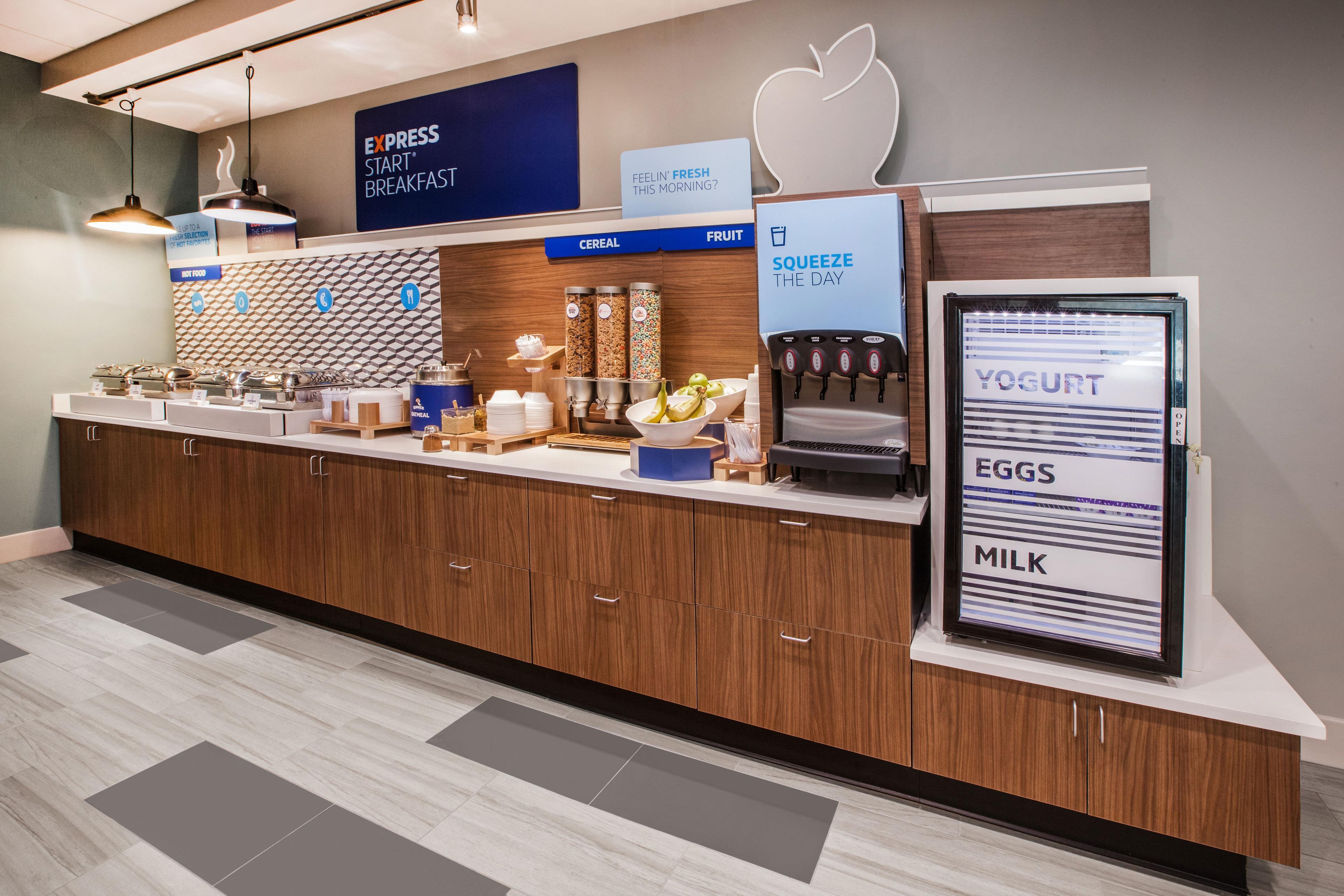 Holiday Inn Express Hotel & Suites Glasgow By Ihg Bagian luar foto
