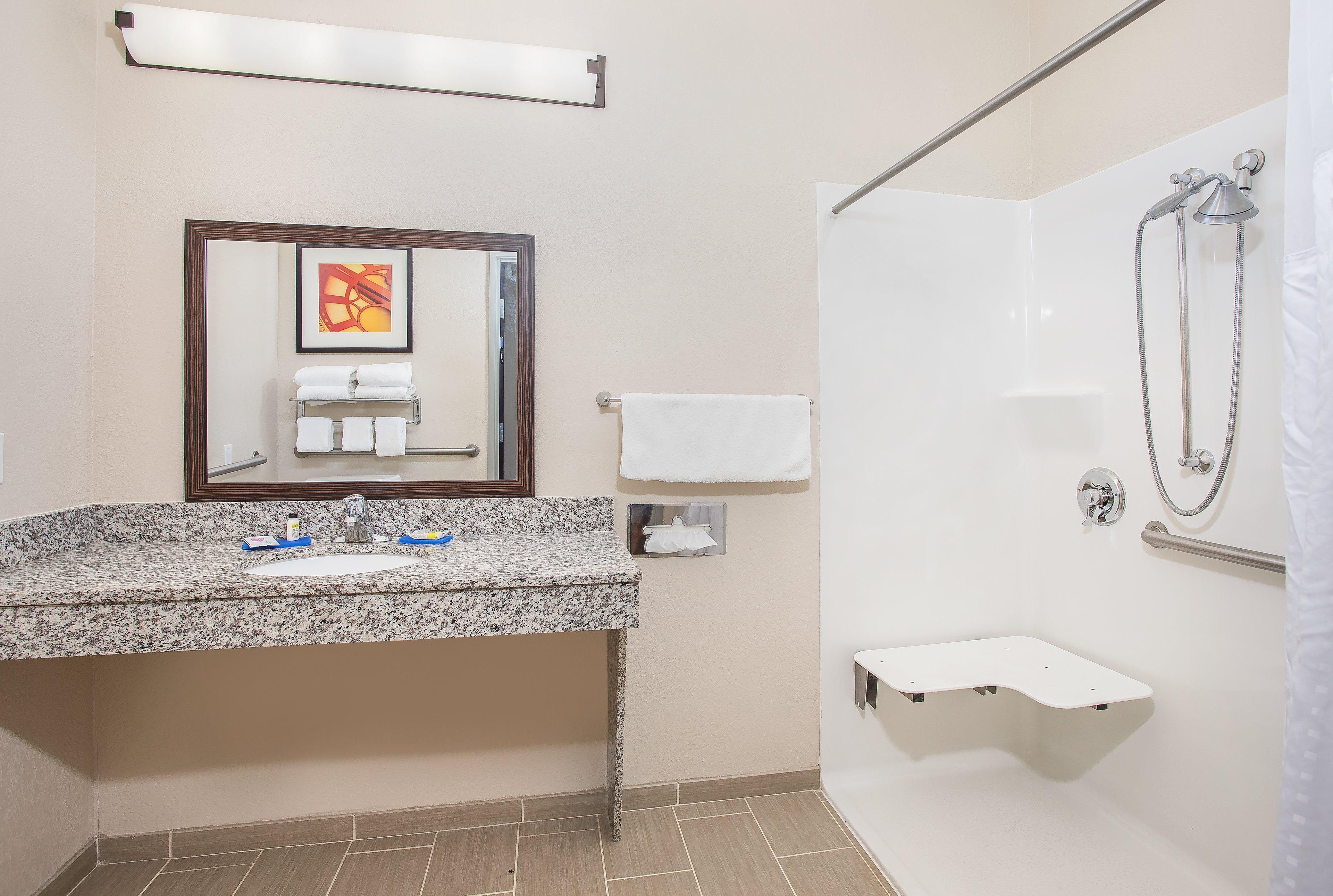 Holiday Inn Express Hotel & Suites Glasgow By Ihg Bagian luar foto