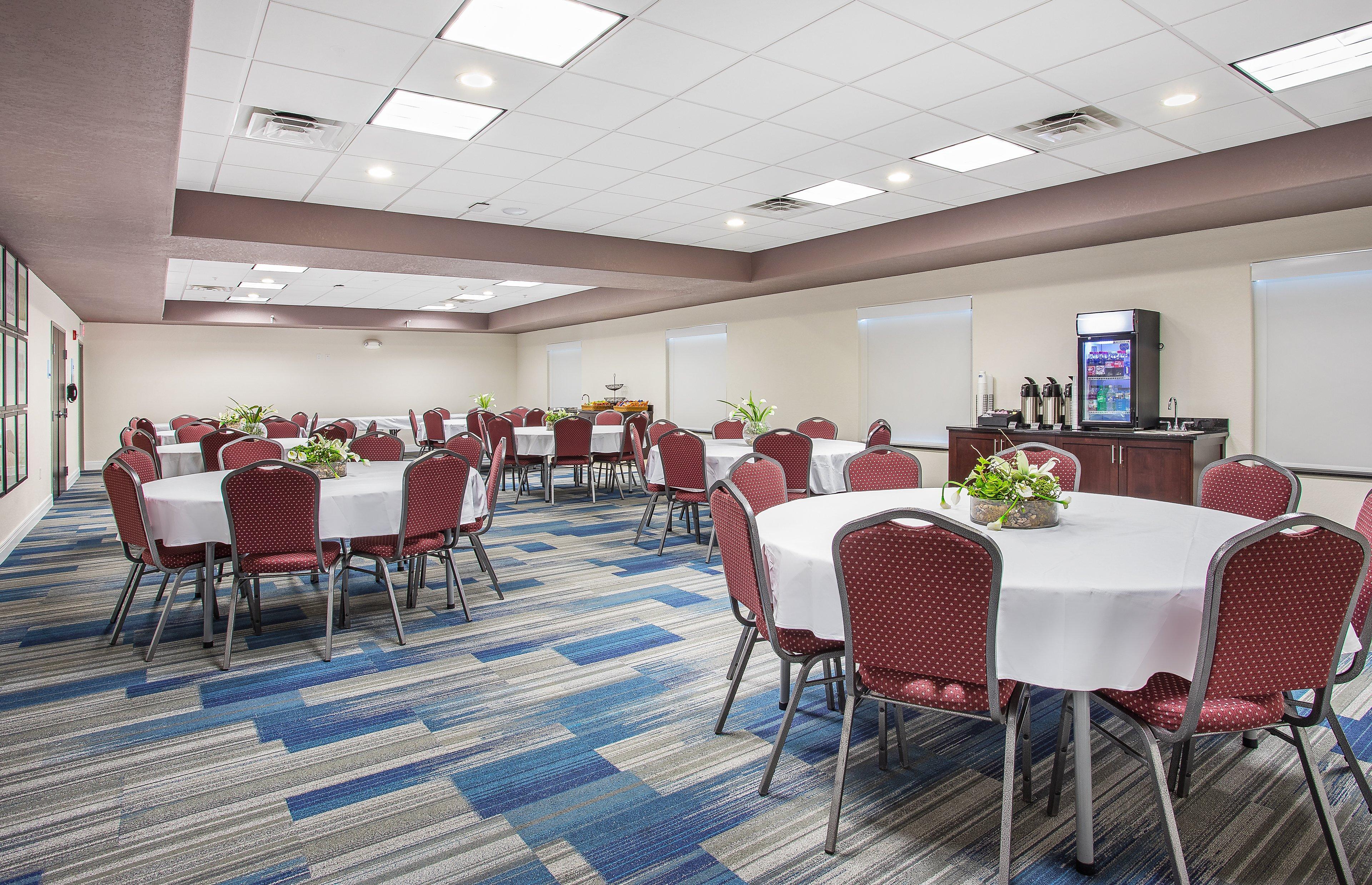 Holiday Inn Express Hotel & Suites Glasgow By Ihg Bagian luar foto