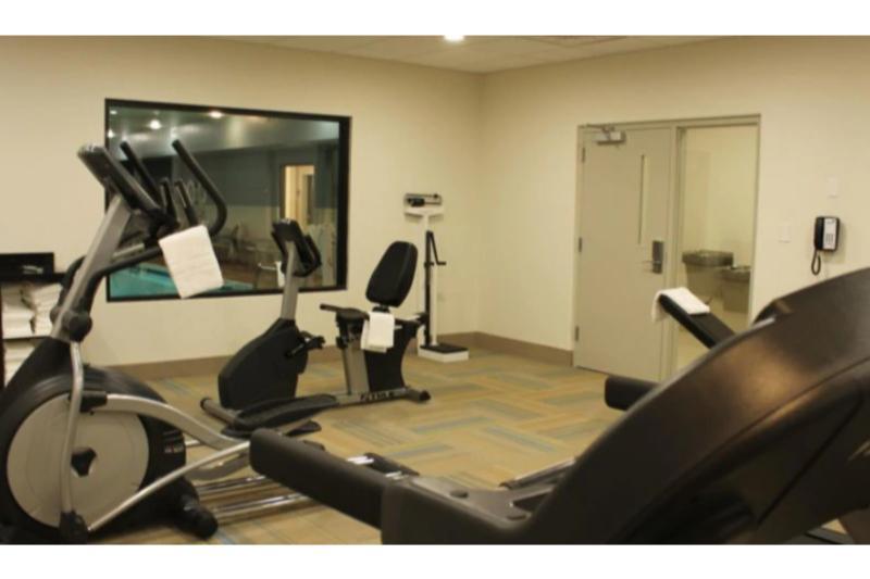 Holiday Inn Express Hotel & Suites Glasgow By Ihg Bagian luar foto