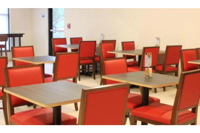 Holiday Inn Express Hotel & Suites Glasgow By Ihg Bagian luar foto