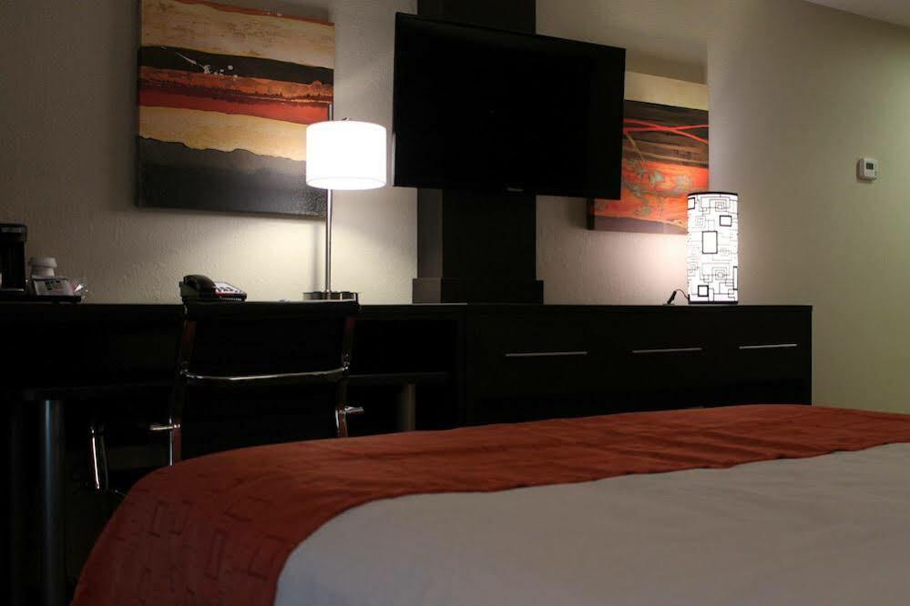 Holiday Inn Express Hotel & Suites Glasgow By Ihg Bagian luar foto