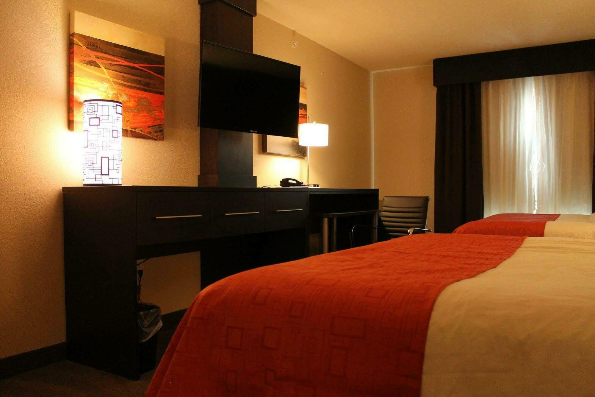 Holiday Inn Express Hotel & Suites Glasgow By Ihg Bagian luar foto