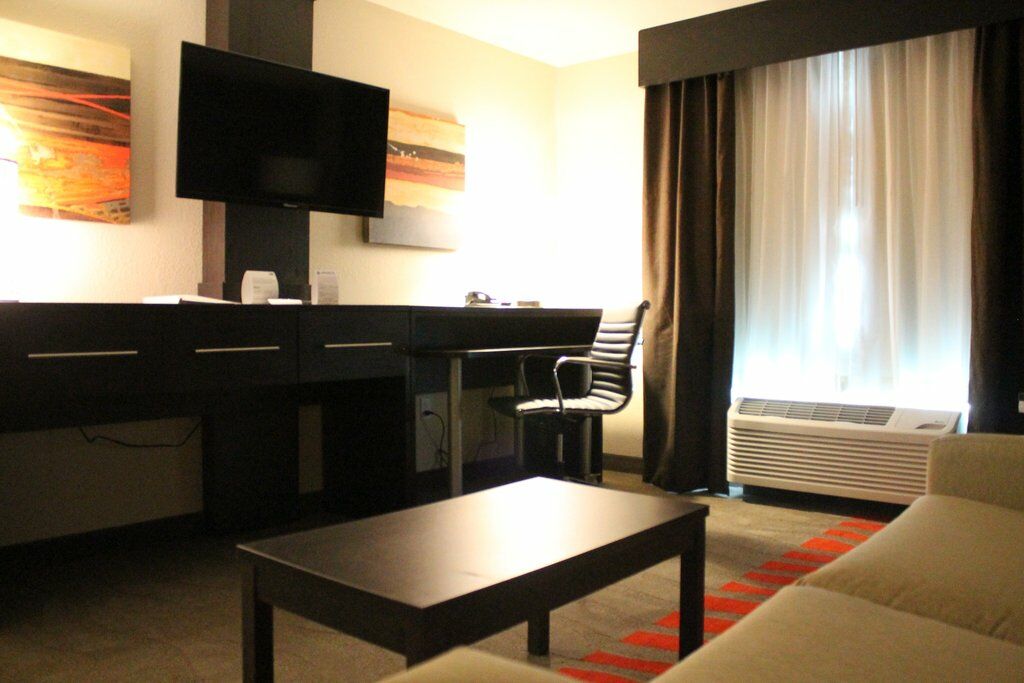 Holiday Inn Express Hotel & Suites Glasgow By Ihg Bagian luar foto